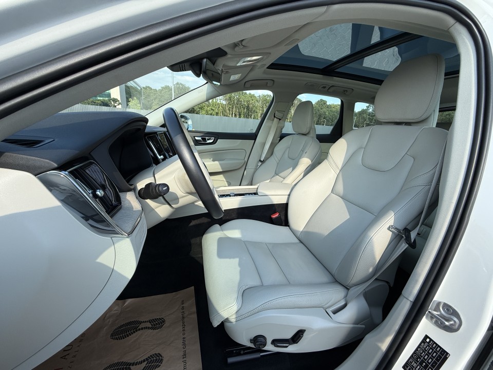 Volvo XC 60 T8 Recharge AWD Plus Bright - foto 10
