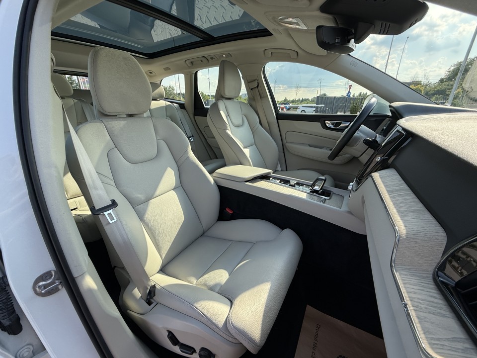 Volvo XC 60 T8 Recharge AWD Plus Bright - foto 12