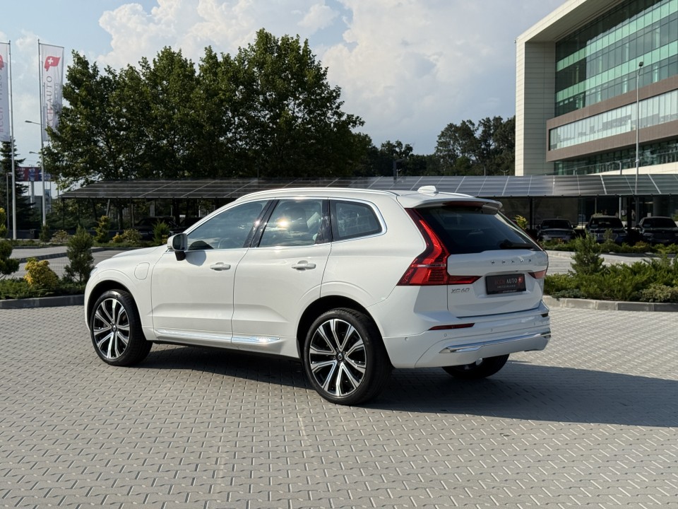 Volvo XC 60 T8 Recharge AWD Plus Bright (5)