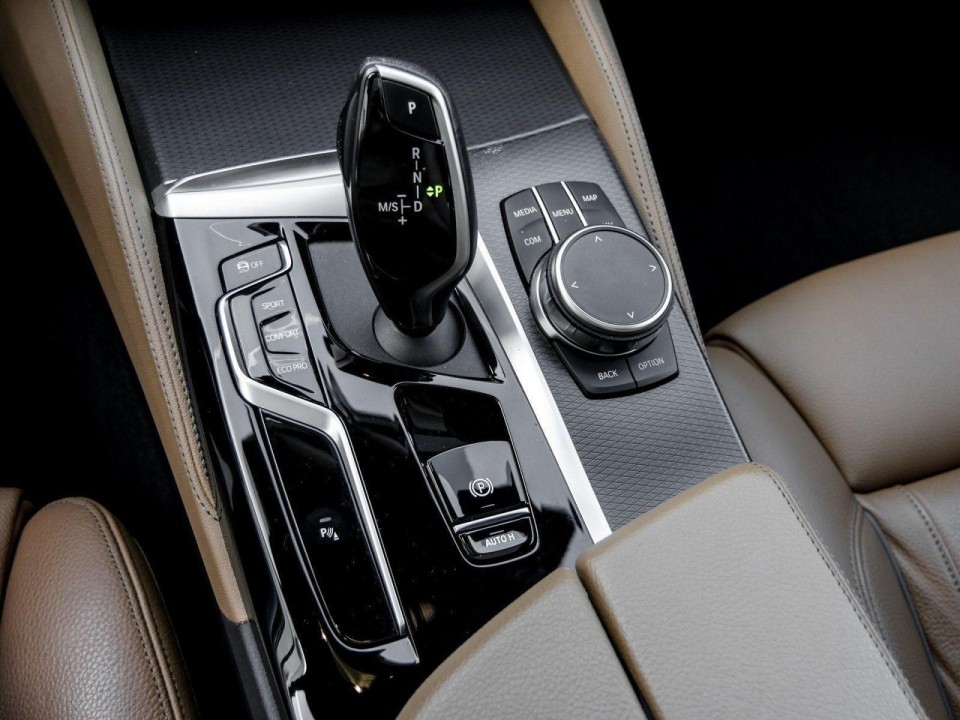 BMW Seria 5 540d xDrive M-Sport (5)