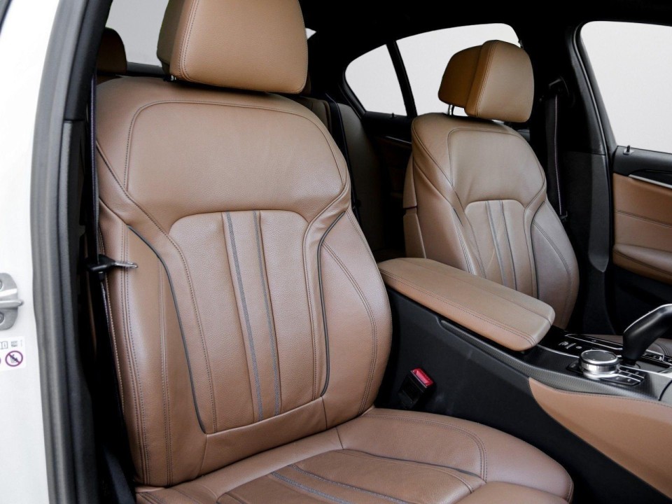 BMW 5 Series 2023 — imagine 14