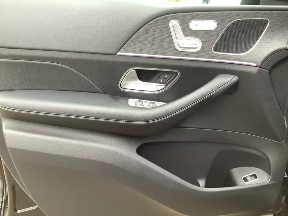 Mercedes-Benz GLE 400d 4MATIC AMG Line - foto 11