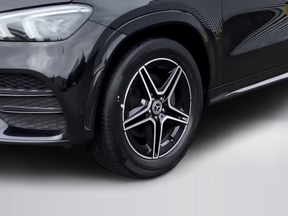Mercedes-Benz GLE 400d 4MATIC AMG Line - foto 17