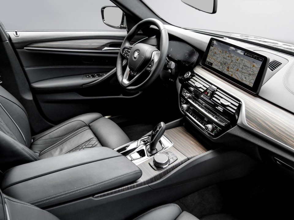 BMW 5 Series 2023 — imagine 3