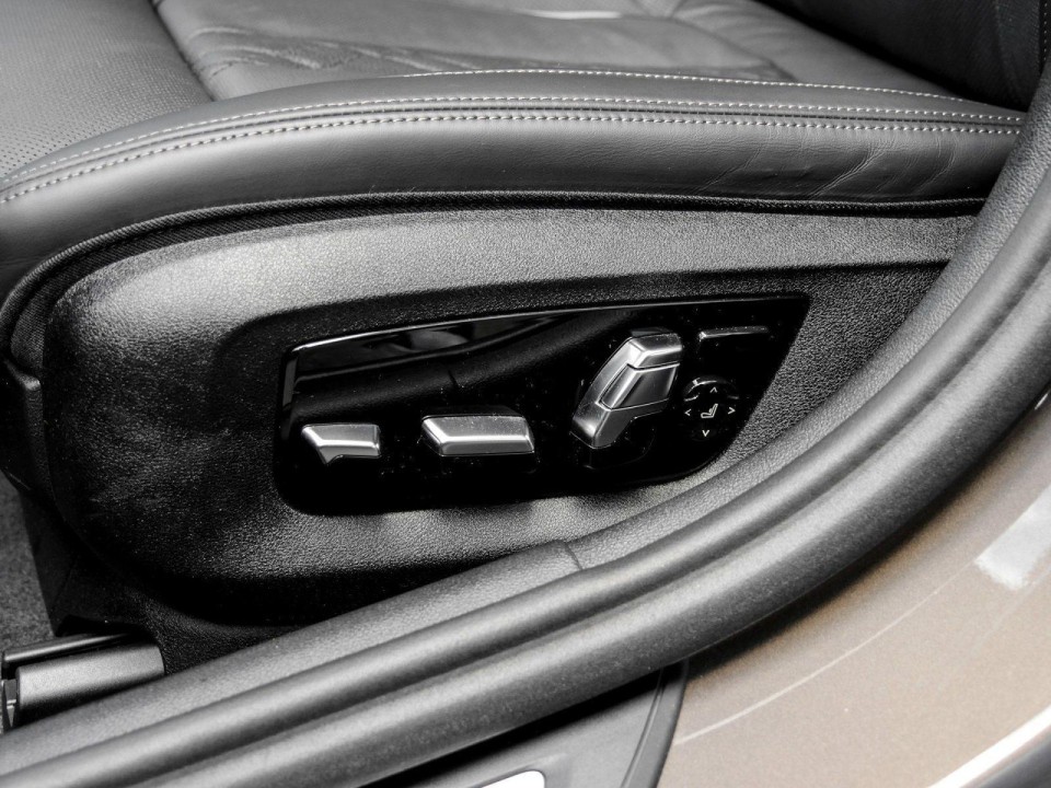 BMW Seria 5 540d xDrive Luxury Line - foto 13