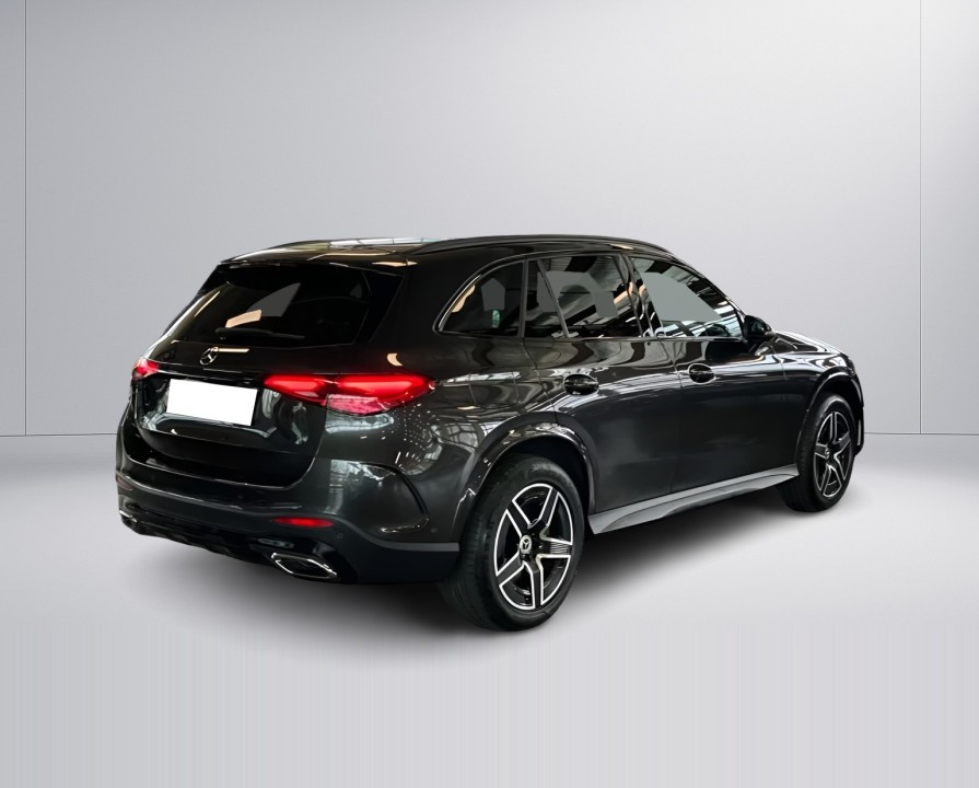 Mercedes-Benz GLC 300e 4MATIC AMG Line (2)