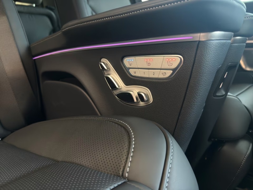 Mercedes-Benz V 300 4MATIC AMG - foto 23