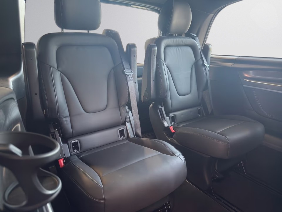 Mercedes-Benz V 300 4MATIC AMG - foto 18