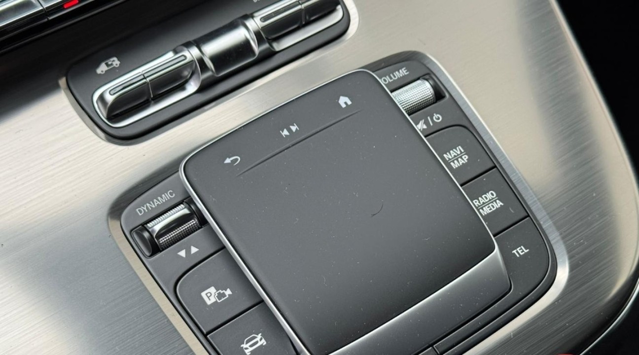 Mercedes-Benz V 300d 4MATIC AMG - foto 18