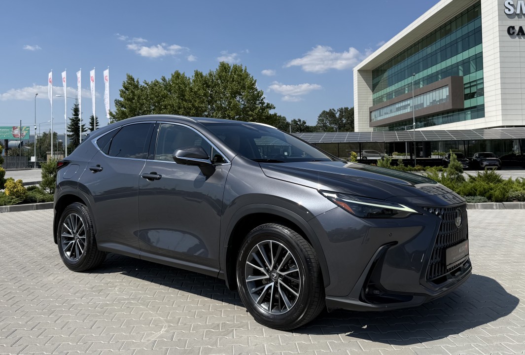 Lexus Seria NX 450h+ AWD Executive
