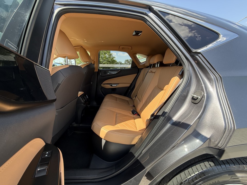 Lexus Seria NX 450h+ AWD Executive - foto 12