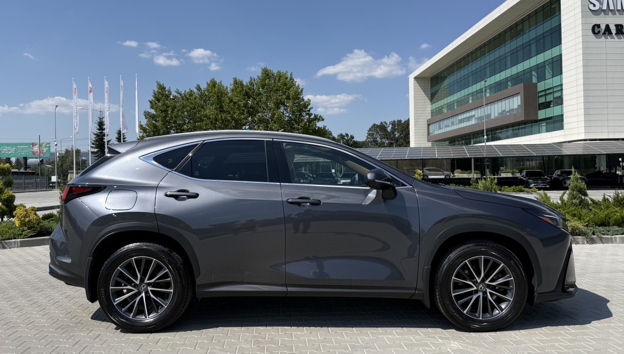 Lexus Seria NX 450h+ AWD Executive (2)