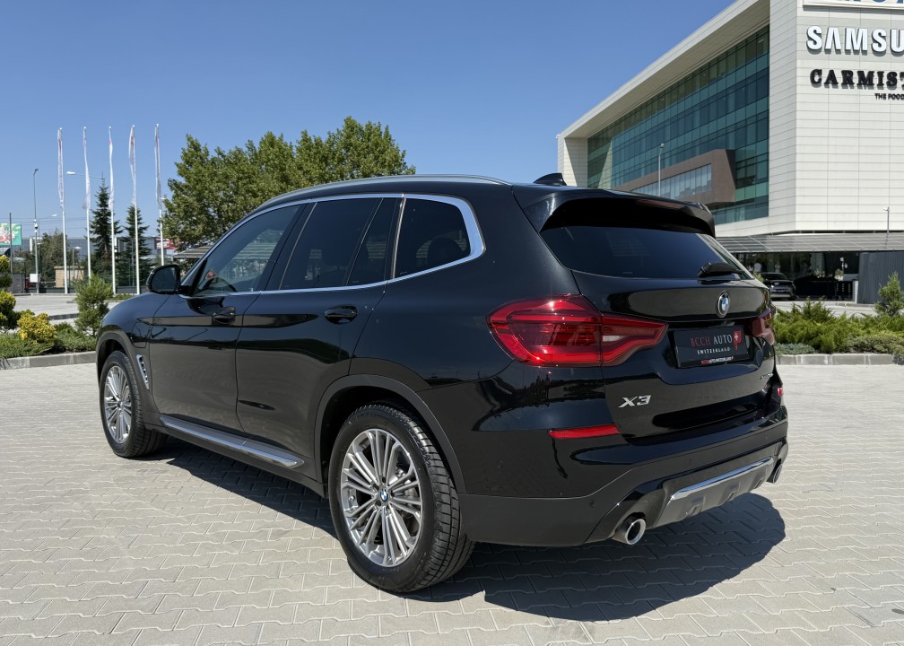 BMW X3 xDrive30e Luxury Line (5)