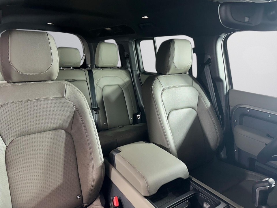 Land Rover Defender 110 P400 SE - foto 10