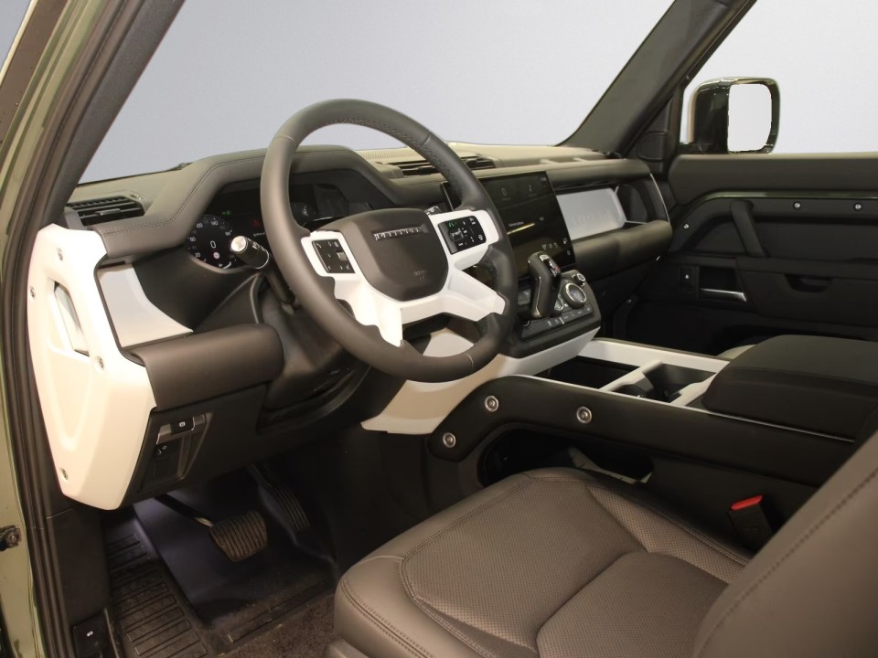 LAND ROVER Defender 2025 — imagine 4