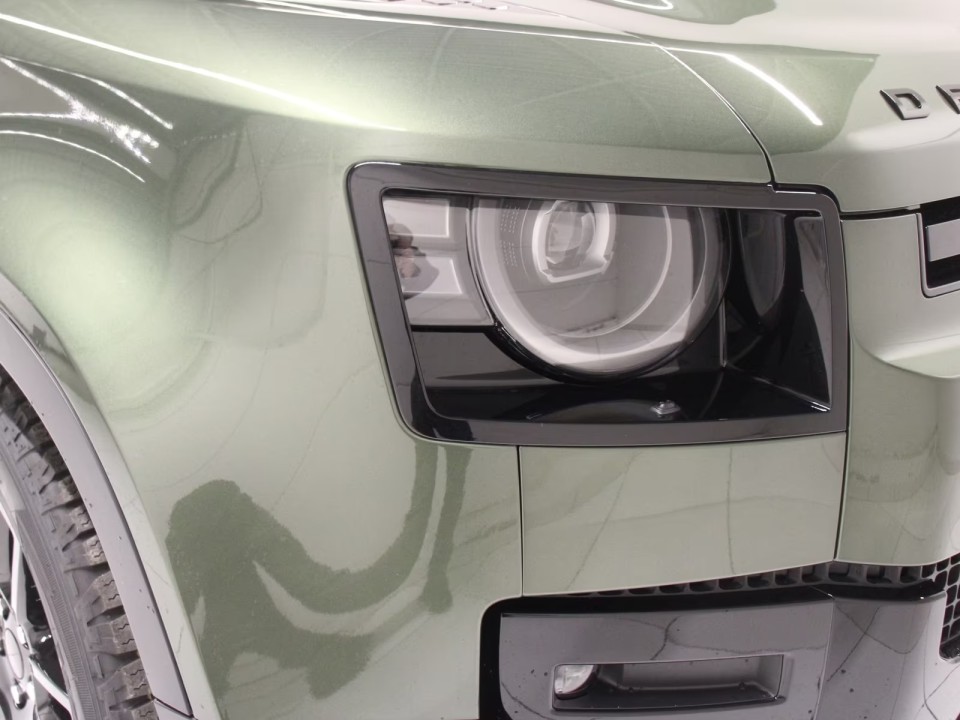 Land Rover Defender 90 D200 S Black Design - foto 15