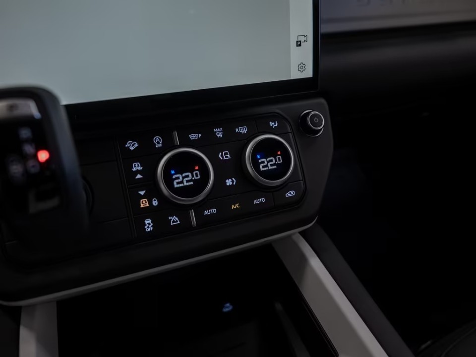 Land Rover Defender 90 D200 S - foto 11