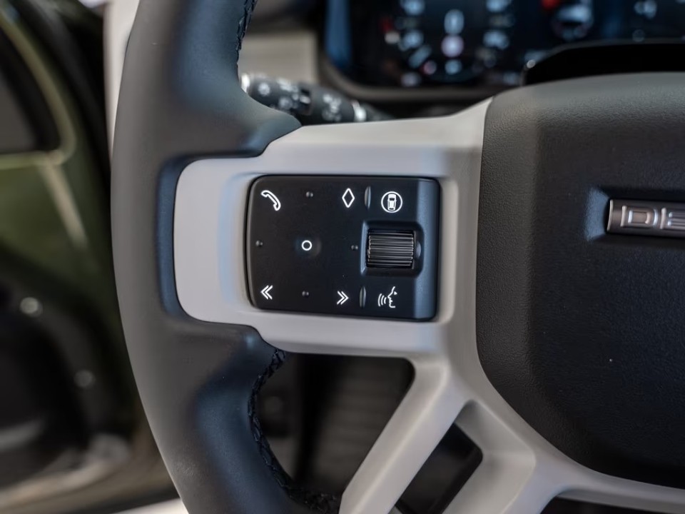 Land Rover Defender 90 D200 S - foto 8