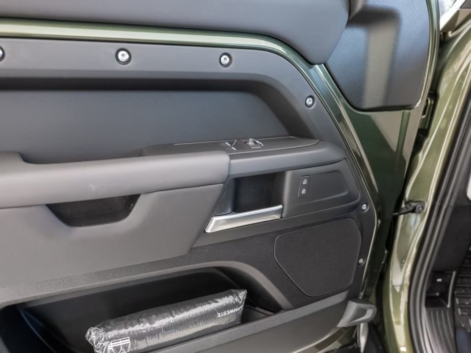 Land Rover Defender 90 D200 S - foto 16
