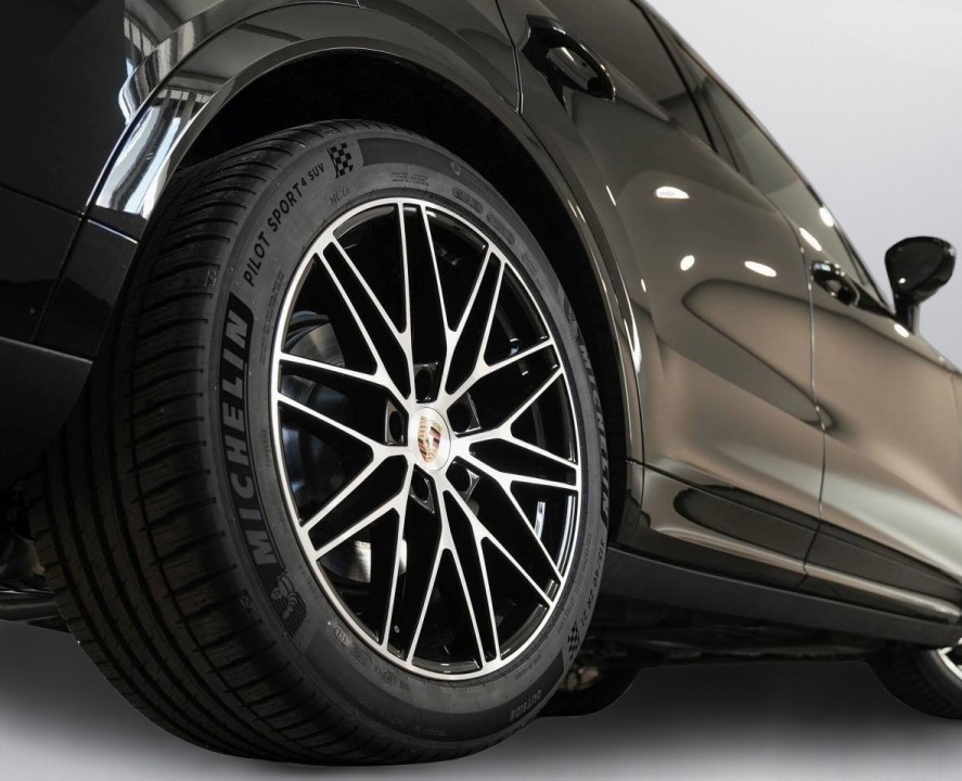 PORSCHE Cayenne 2025 — imagine 16