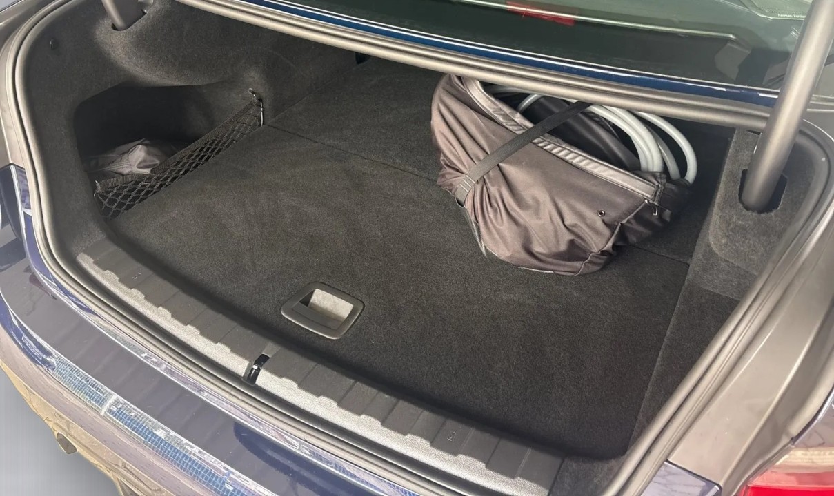BMW Seria 3 330e xDrive - foto 13