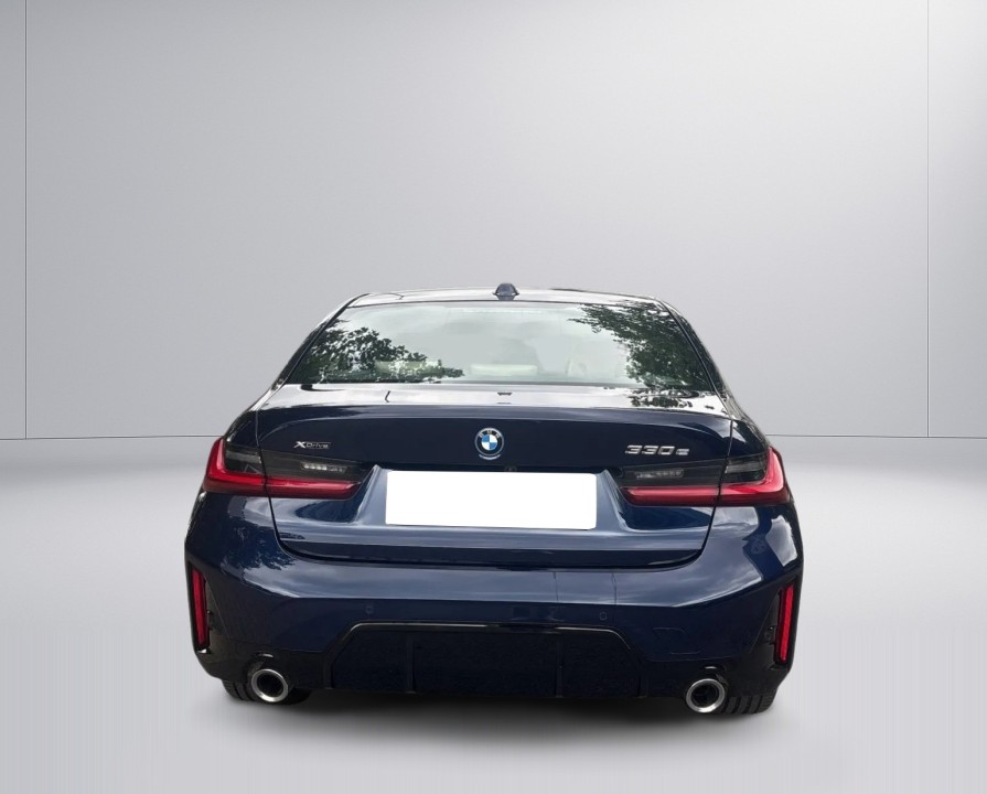 BMW 3 Series 2025 — imagine 5