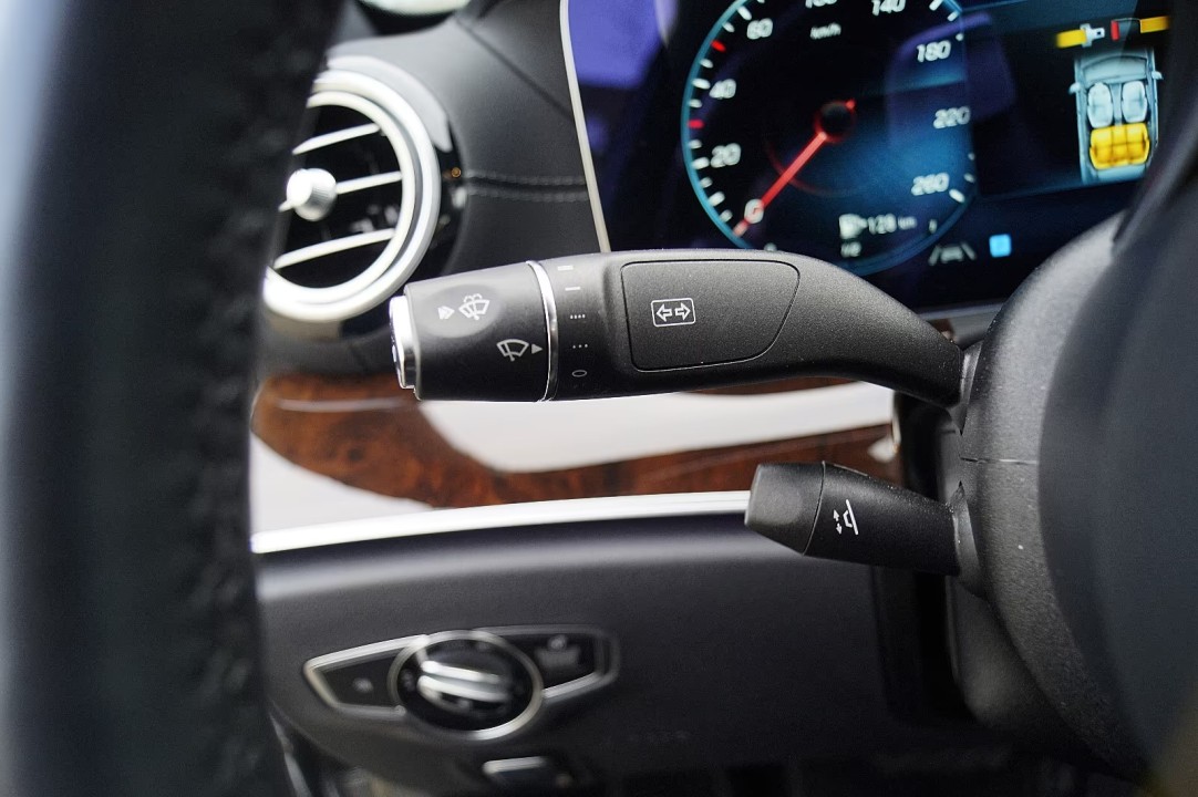 Mercedes-Benz E 450 4MATIC - foto 14