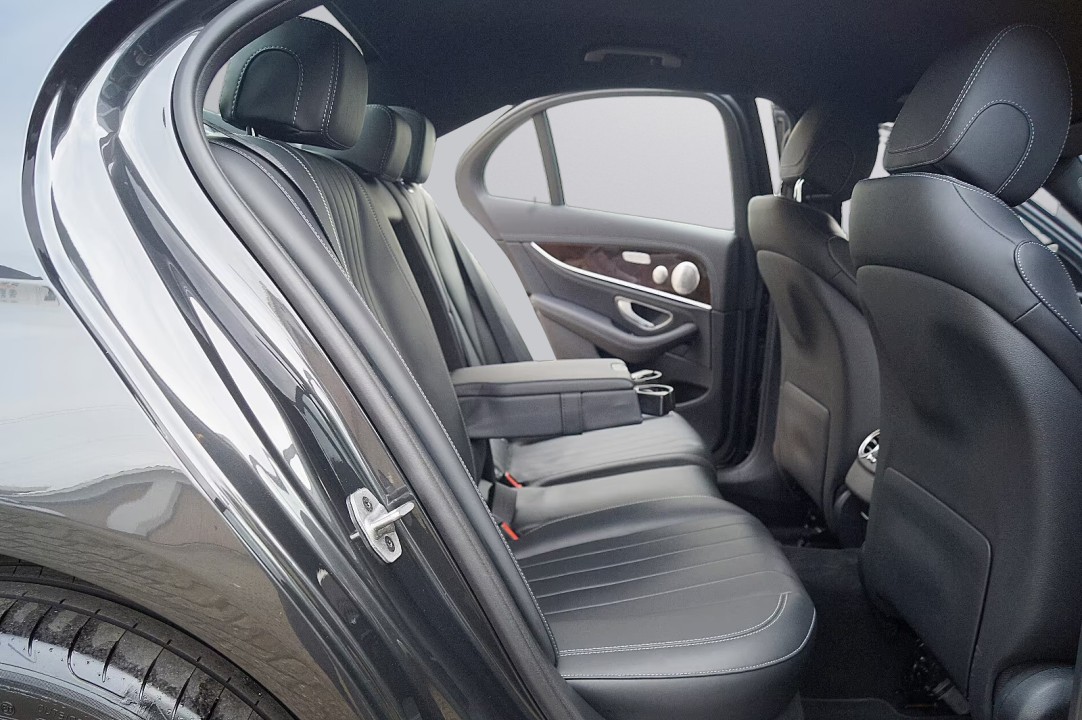 Mercedes-Benz E 450 4MATIC - foto 24
