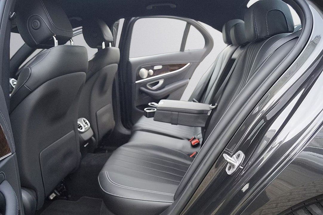 Mercedes-Benz E 450 4MATIC - foto 25
