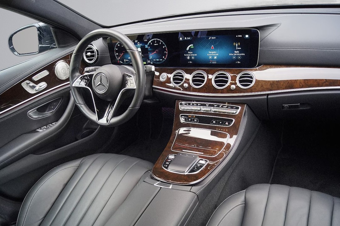 MERCEDES-BENZ E-Class 2022 — imagine 19