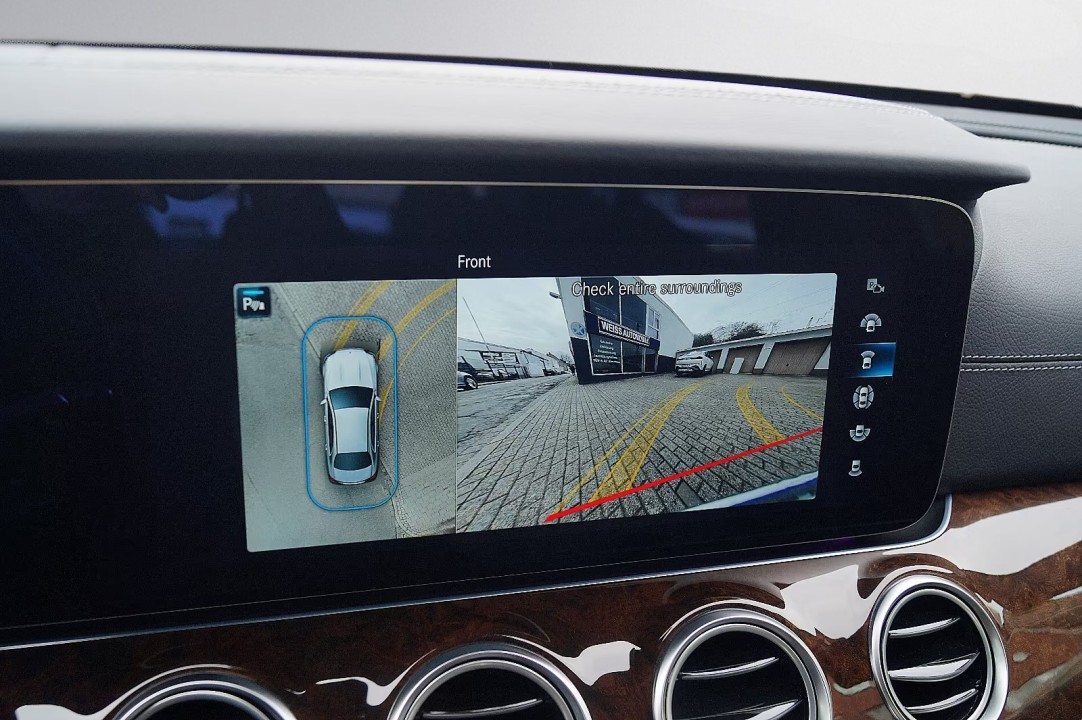 Mercedes-Benz E 450 4MATIC - foto 18