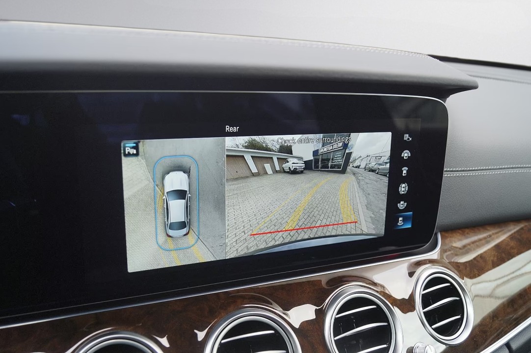 Mercedes-Benz E 450 4MATIC - foto 19