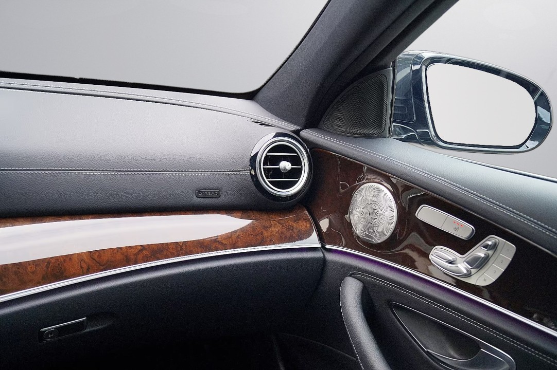 Mercedes-Benz E 450 4MATIC - foto 28