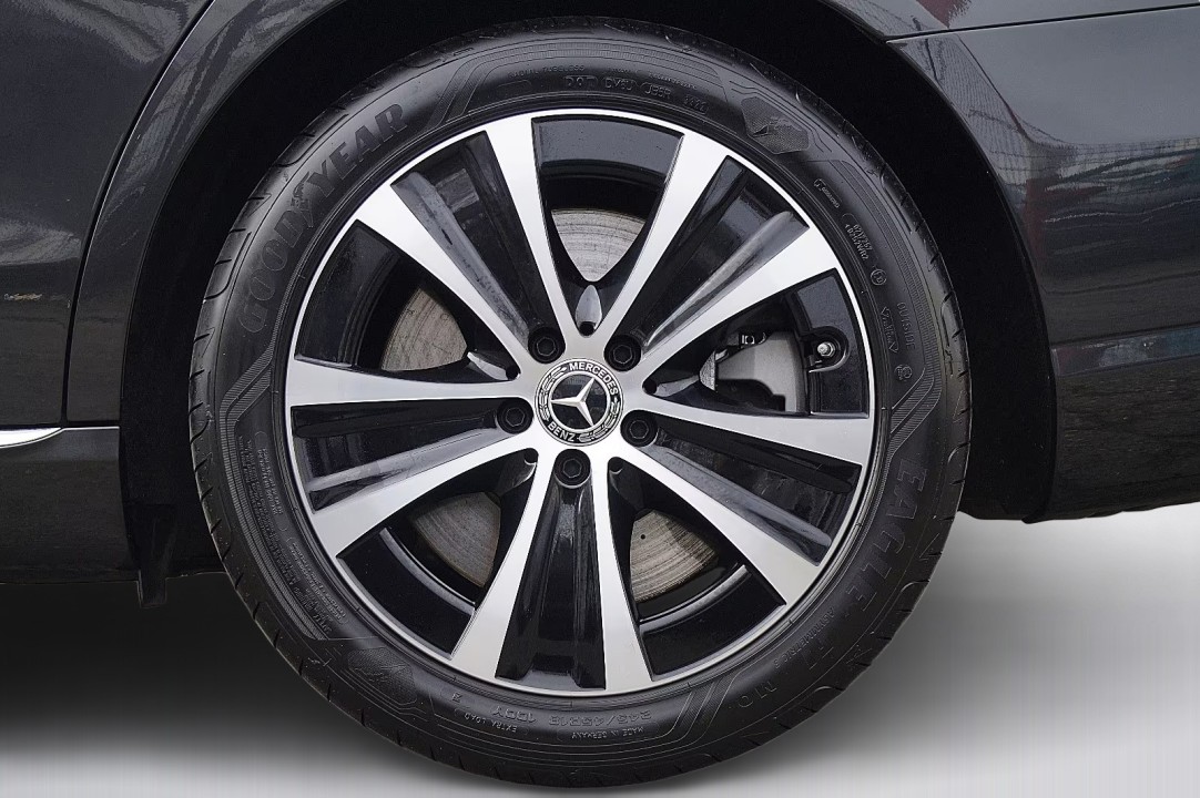 Mercedes-Benz E 450 4MATIC - foto 31