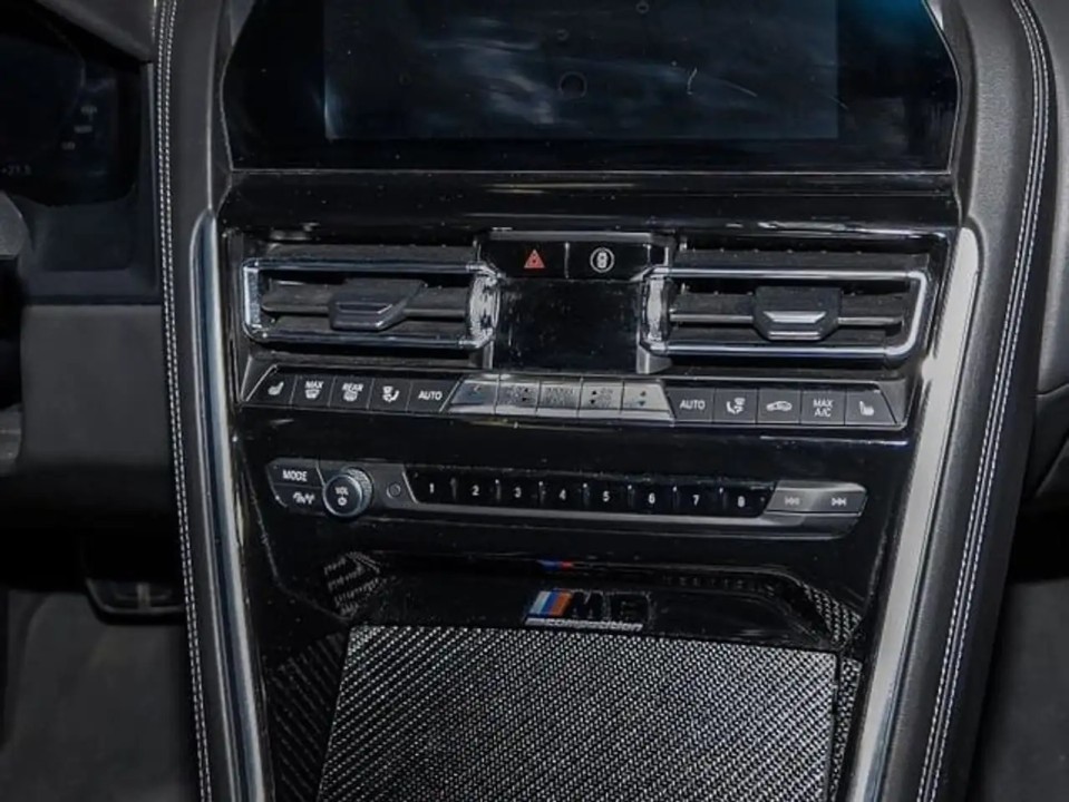 BMW M8 Competition - foto 10