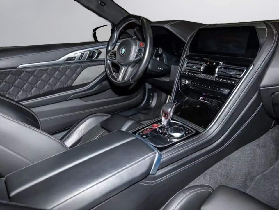 BMW M8 Competition - foto 8