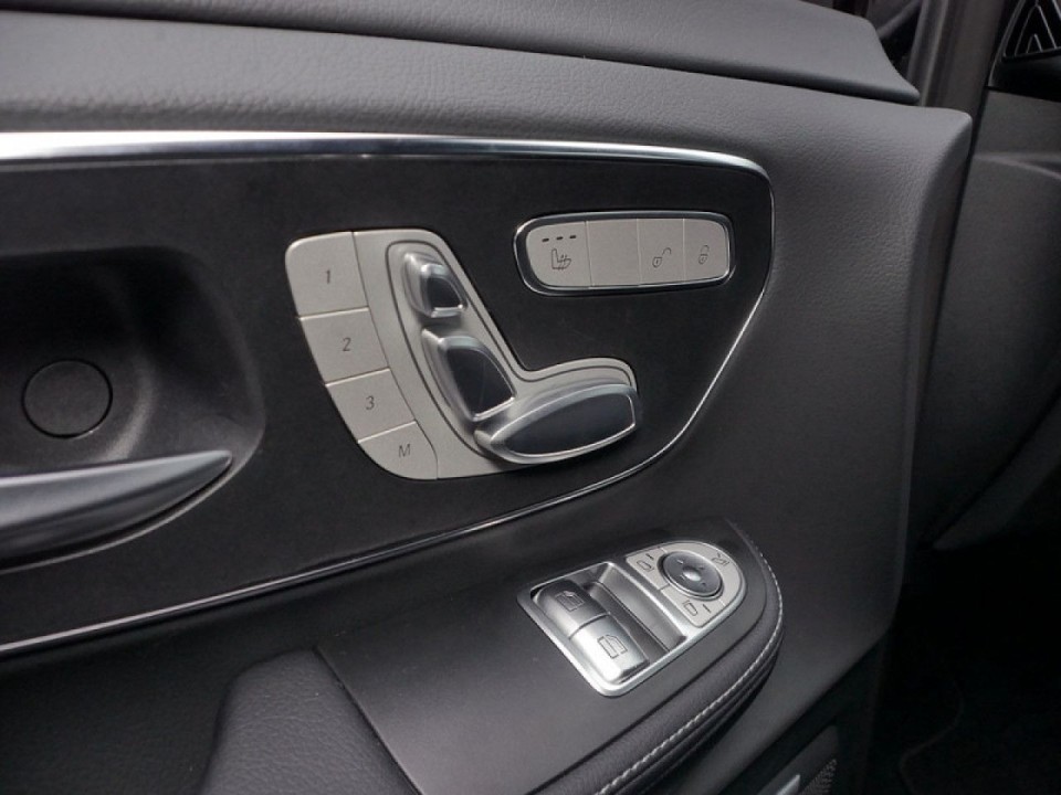 Mercedes-Benz V 300d - foto 21