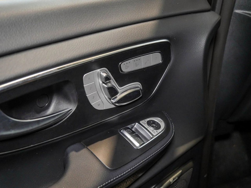 Mercedes-Benz V 300d - foto 16