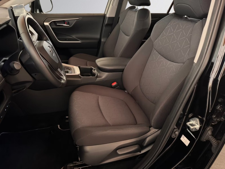 Toyota RAV4 - foto 11