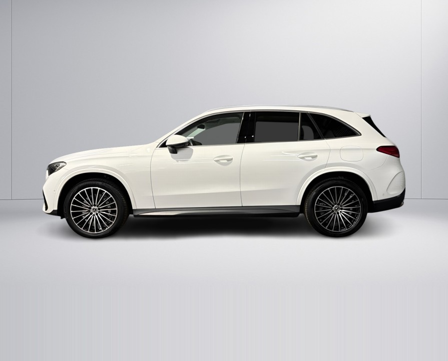 Mercedes-Benz GLC 300e 4MATIC AMG Line (5)