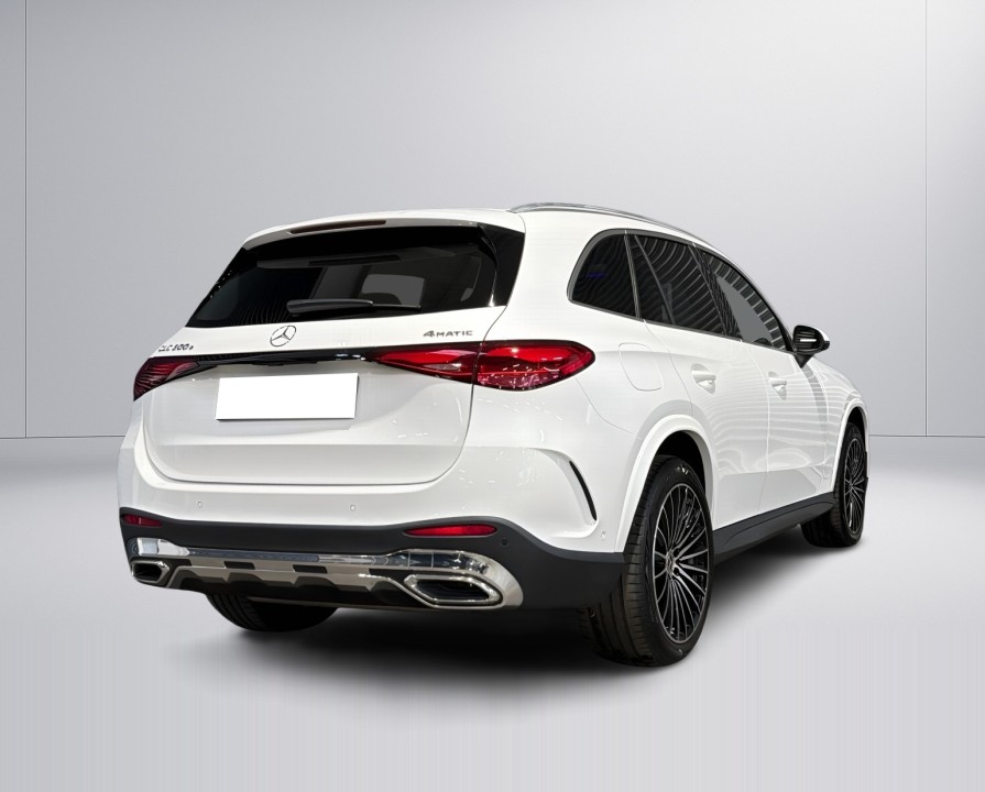 Mercedes-Benz GLC 300e 4MATIC AMG Line (3)