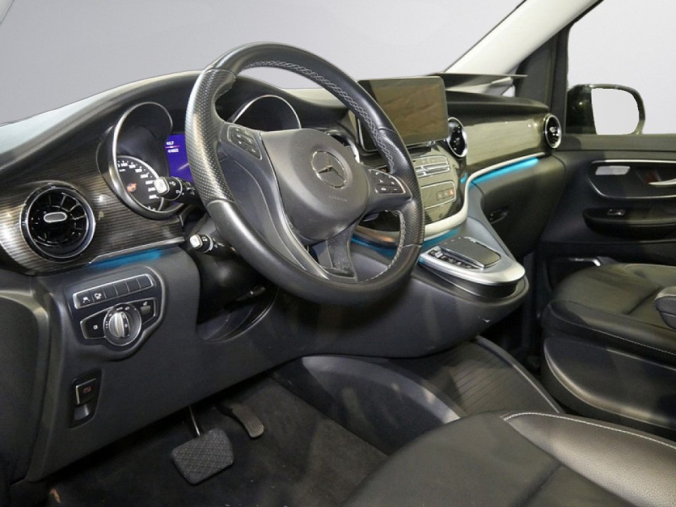 Mercedes-Benz V 300d Avantgarde Extralong (5)