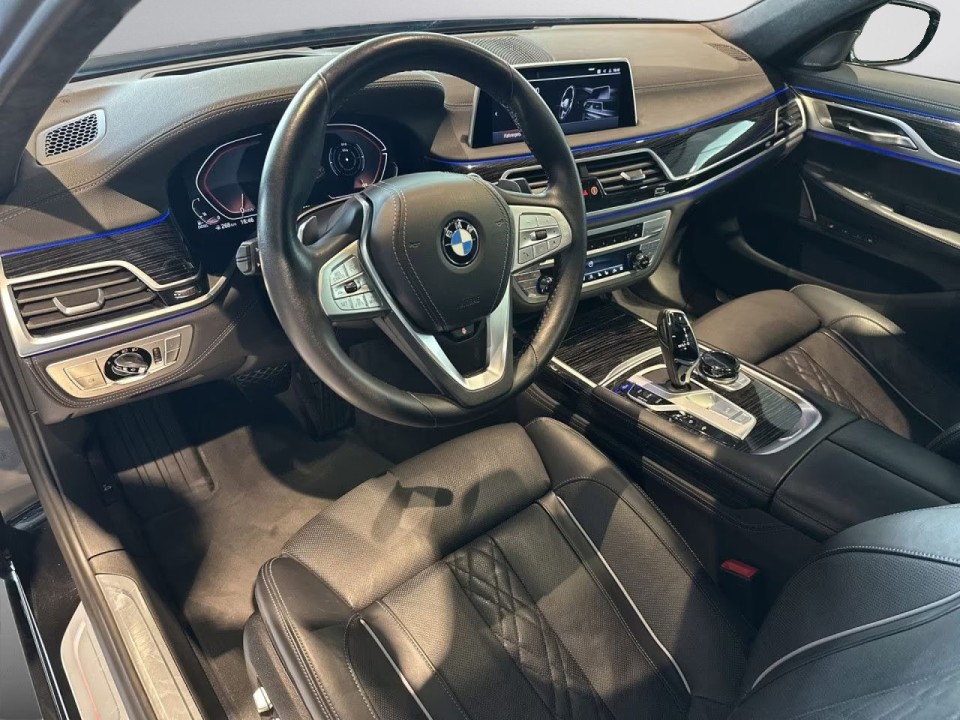 BMW Seria 7 740d xDrive - foto 6