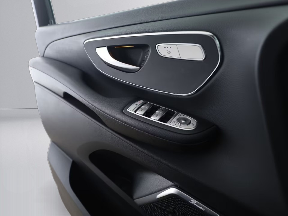 MERCEDES-BENZ V-Class 2022 — imagine 19