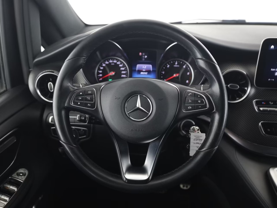 Mercedes-Benz V 300d 4MATIC AMG - foto 9