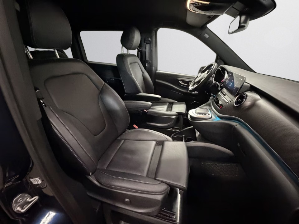 Mercedes-Benz V 300d 4MATIC Extralong AMG Line - foto 13