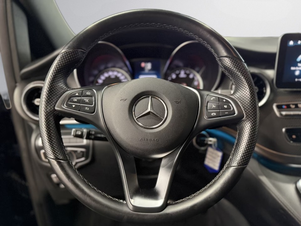 Mercedes-Benz V 300d 4MATIC Extralong AMG Line - foto 15