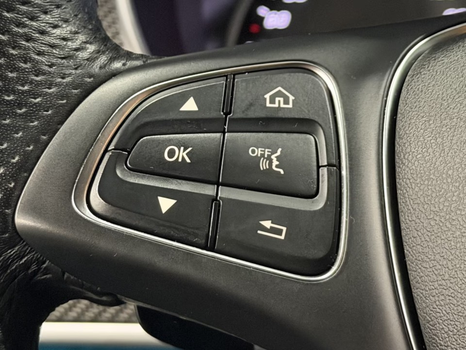 Mercedes-Benz V 300d 4MATIC Extralong AMG Line - foto 20