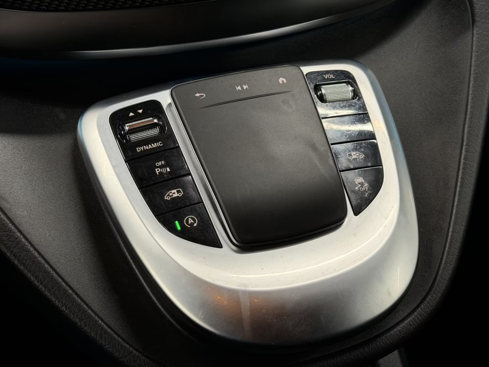 Mercedes-Benz V 300d 4MATIC Extralong AMG Line - foto 22