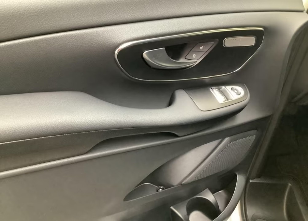 Mercedes-Benz V 250d - foto 12